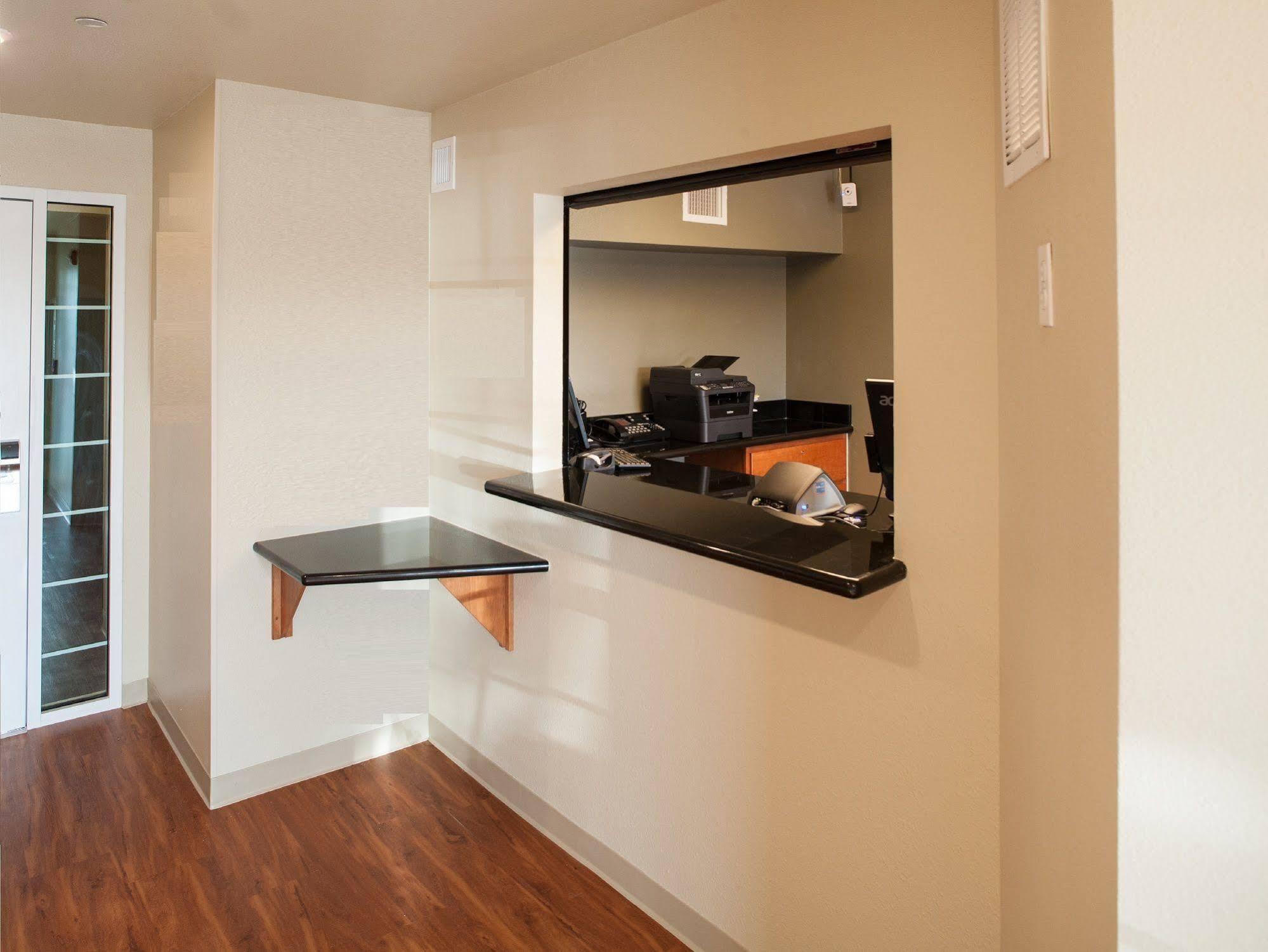 Woodspring Suites Waco Near University Bagian luar foto